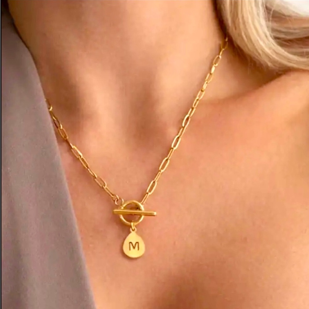 🌸18k Over stainless Initial Necklace